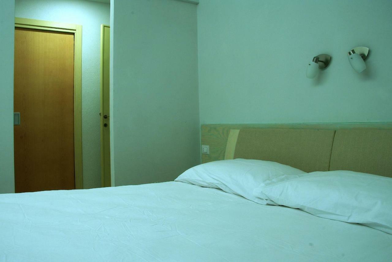 נואורו La Casa Di Boz B&B מראה חיצוני תמונה